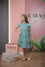 تحميل الصورة إلى عارض المعرض، فستان بتصميم ياقة أنيقة