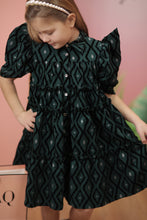 تحميل الصورة إلى عارض المعرض، فستان منقوش بتفاصيل على الأكمام