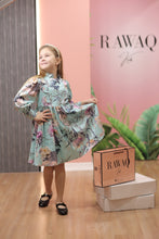 Load image into Gallery viewer, Collar Detailed Dress