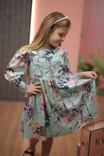 Load image into Gallery viewer, Collar Detailed Dress