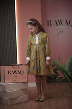 Load image into Gallery viewer, Cuff Detail Patterned Dress