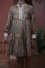 Load image into Gallery viewer, Cuff Detail Patterned Dress
