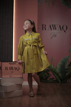 Görseli Galeri görüntüleyiciye yükleyin, Zarif Parıltılı Detaylı Elbise