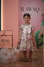 Load image into Gallery viewer, Ribbon Detailed Patterned Dress