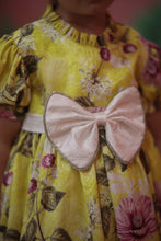 Load image into Gallery viewer, Ribbon Detailed Patterned Dress