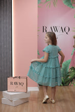 تحميل الصورة إلى عارض المعرض، فستان بتصميم ياقة أنيقة
