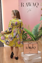 Load image into Gallery viewer, Collar Detailed Dress
