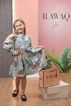 Load image into Gallery viewer, Collar Detailed Dress
