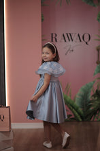 تحميل الصورة إلى عارض المعرض، فستان مزين بالزهور والكريستال
