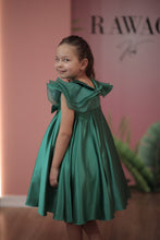 Load image into Gallery viewer, Shiny and Ribbon Detailed Dress
