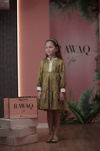 Load image into Gallery viewer, Cuff Detail Patterned Dress
