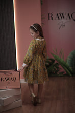 Load image into Gallery viewer, Cuff Detail Patterned Dress
