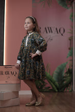 Load image into Gallery viewer, Cuff Detail Patterned Dress
