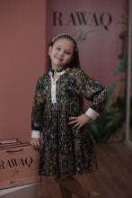 Load image into Gallery viewer, Cuff Detail Patterned Dress
