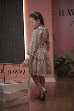 Load image into Gallery viewer, Cuff Detail Patterned Dress
