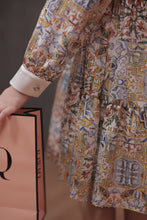 Load image into Gallery viewer, Cuff Detail Patterned Dress
