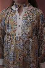 Load image into Gallery viewer, Cuff Detail Patterned Dress

