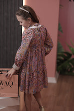 Load image into Gallery viewer, Cuff Detail Patterned Dress
